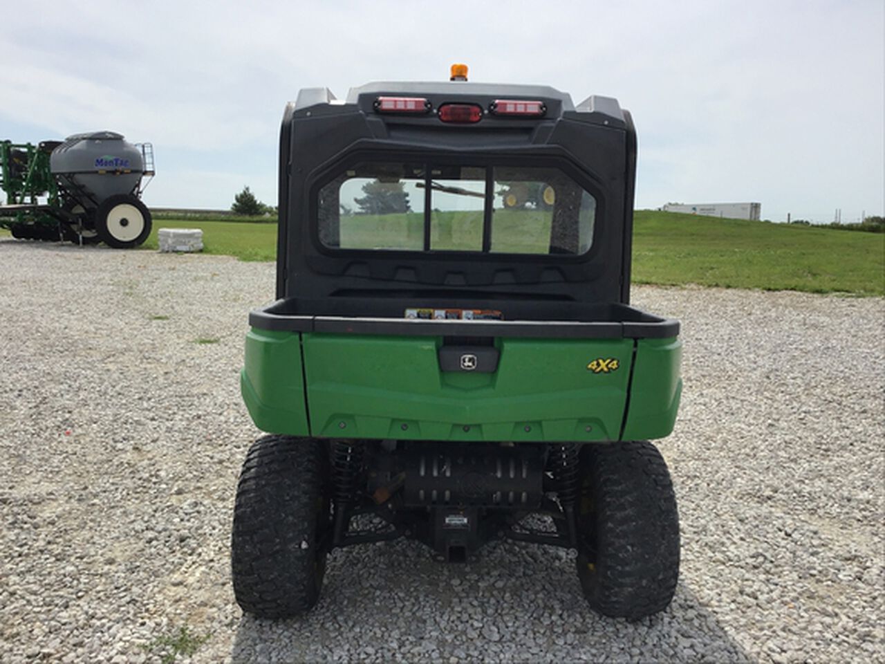 2016 XUV 590I - 437657,  image number 4