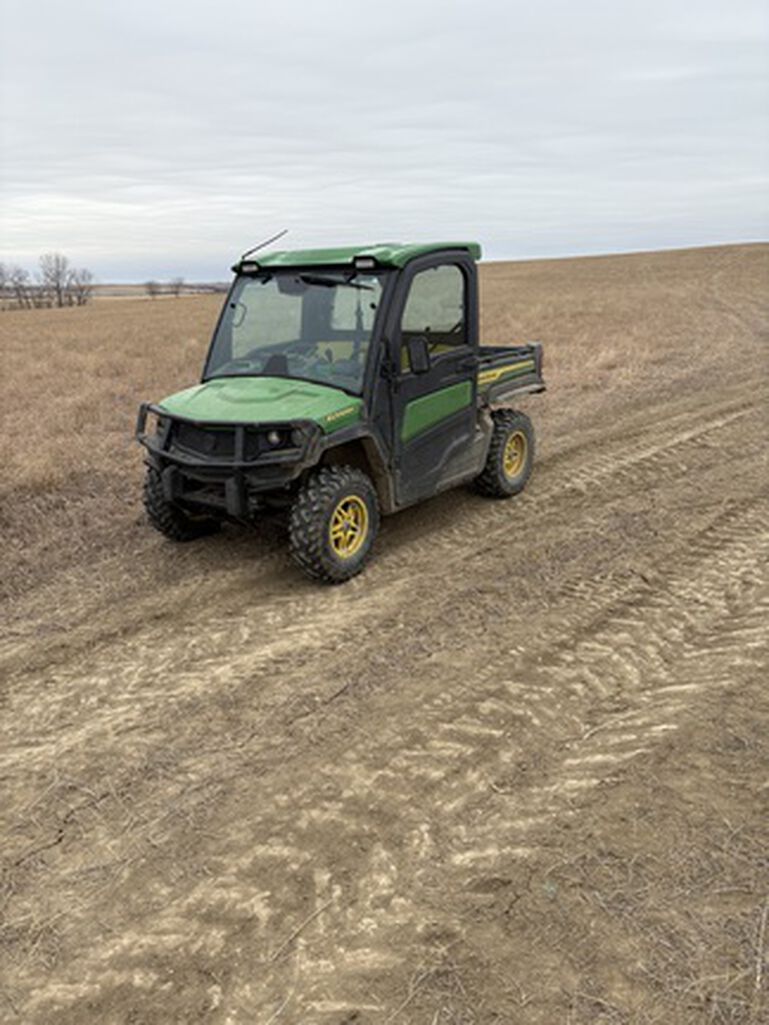 2019 XUV 835M - 438369, 