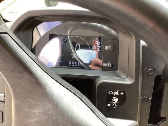 2019 XUV 835M - 446515,  image number 10