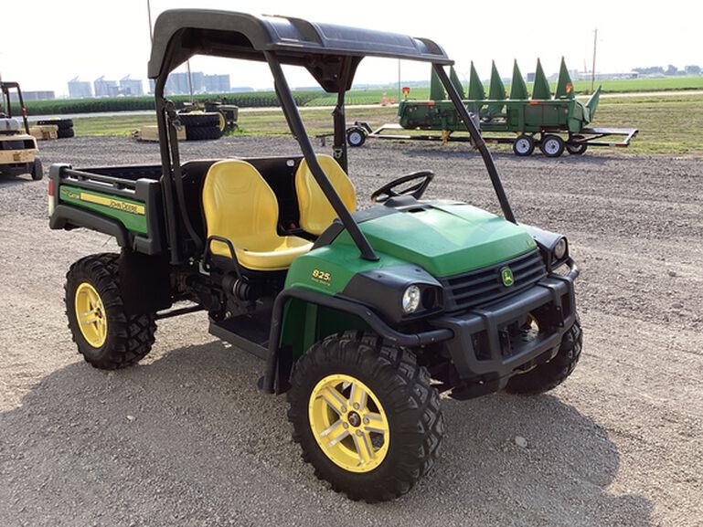 2013 XUV 825I GREEN - 433247, 