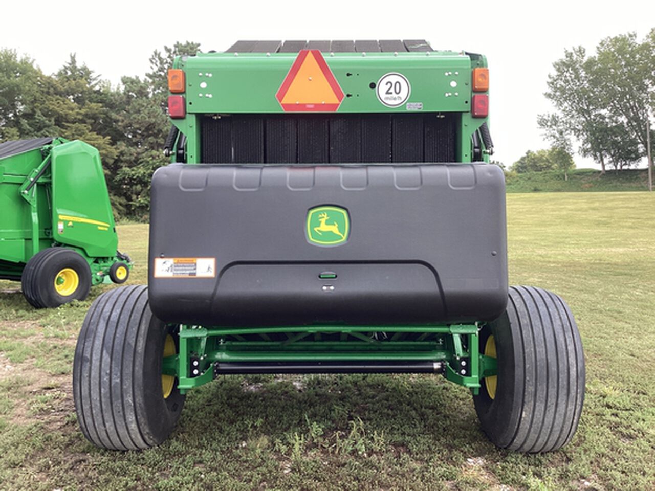 2023 560M - 441539,  image number 4