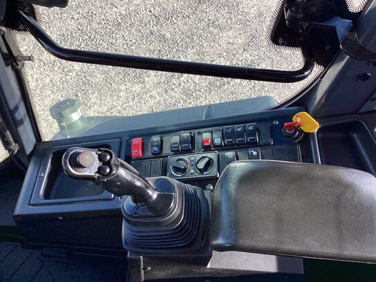 2018 344L - 443275,  image number 10