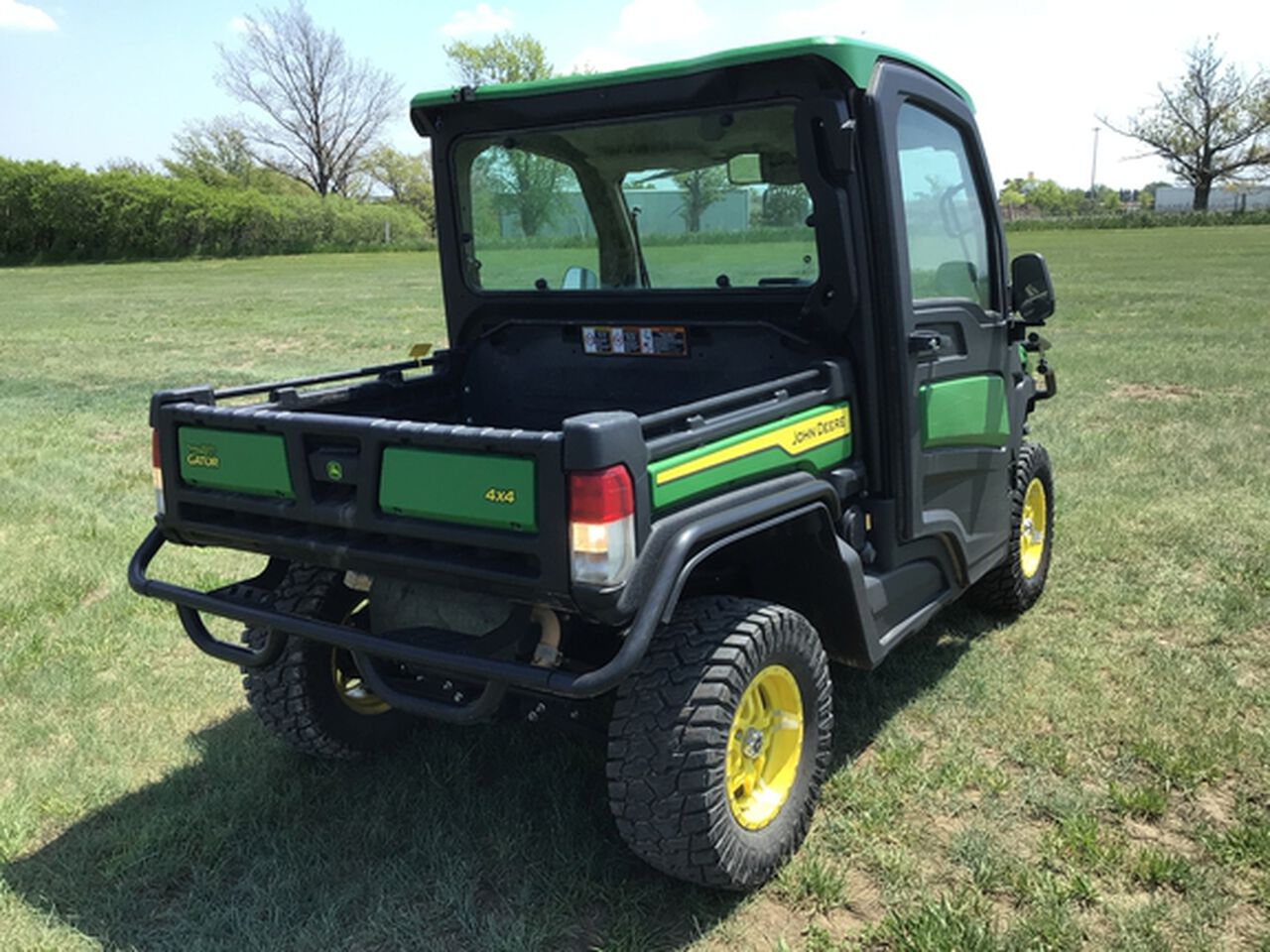 2023 XUV 835R - 437703,  image number 3