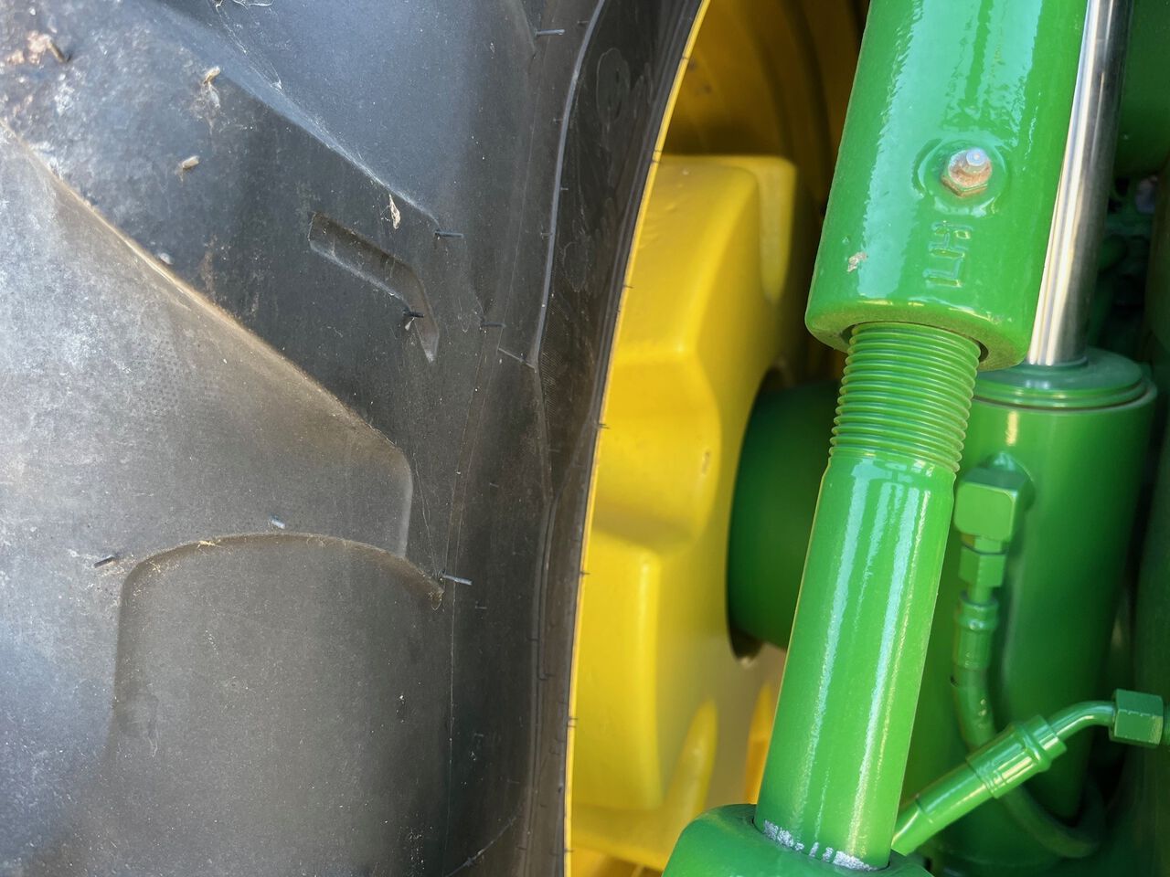 2024 8R 410 - 427446,  image number 18