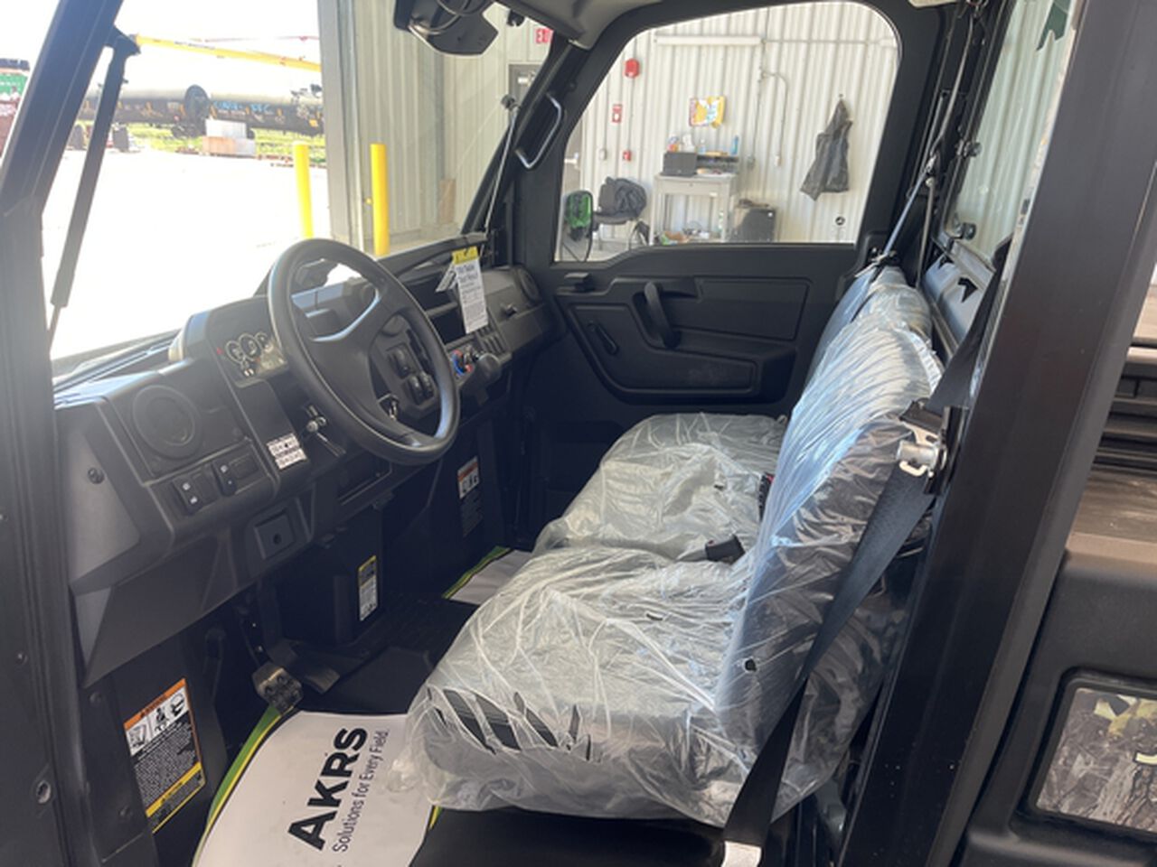 2023 XUV835M - 412941,  image number 8