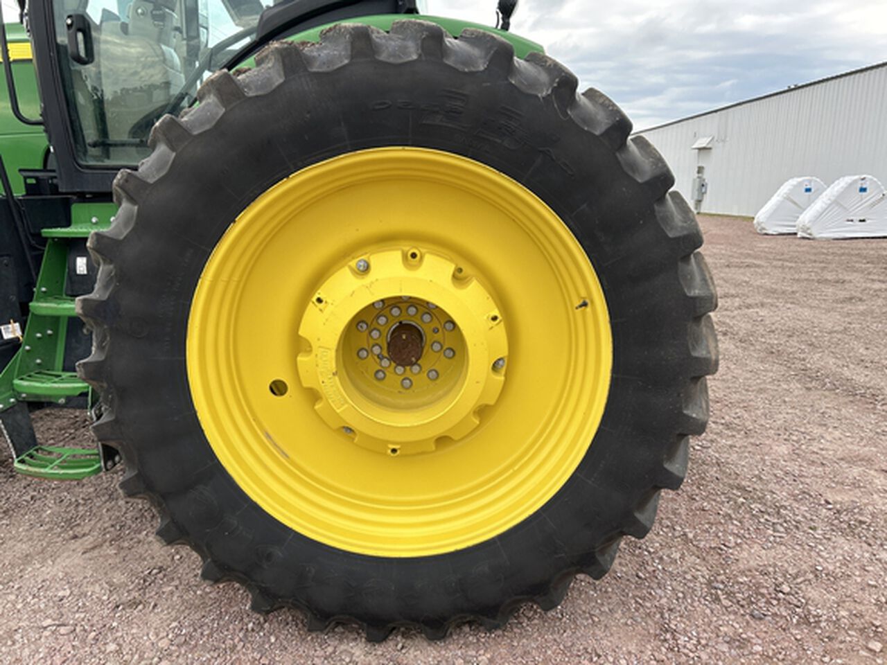 2020 8245R - 429610,  image number 11