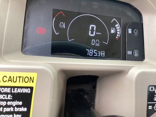 2018 XUV 835R - 439448,  image number 13