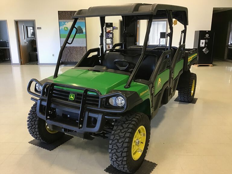 2023 XUV 825M S4 - 419432, 