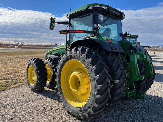 2024 8R 410 - 427446,  image number 5