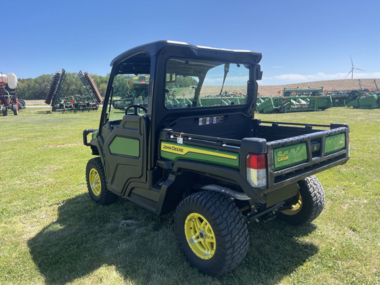 2023 XUV 835M - 437965,  image number 3