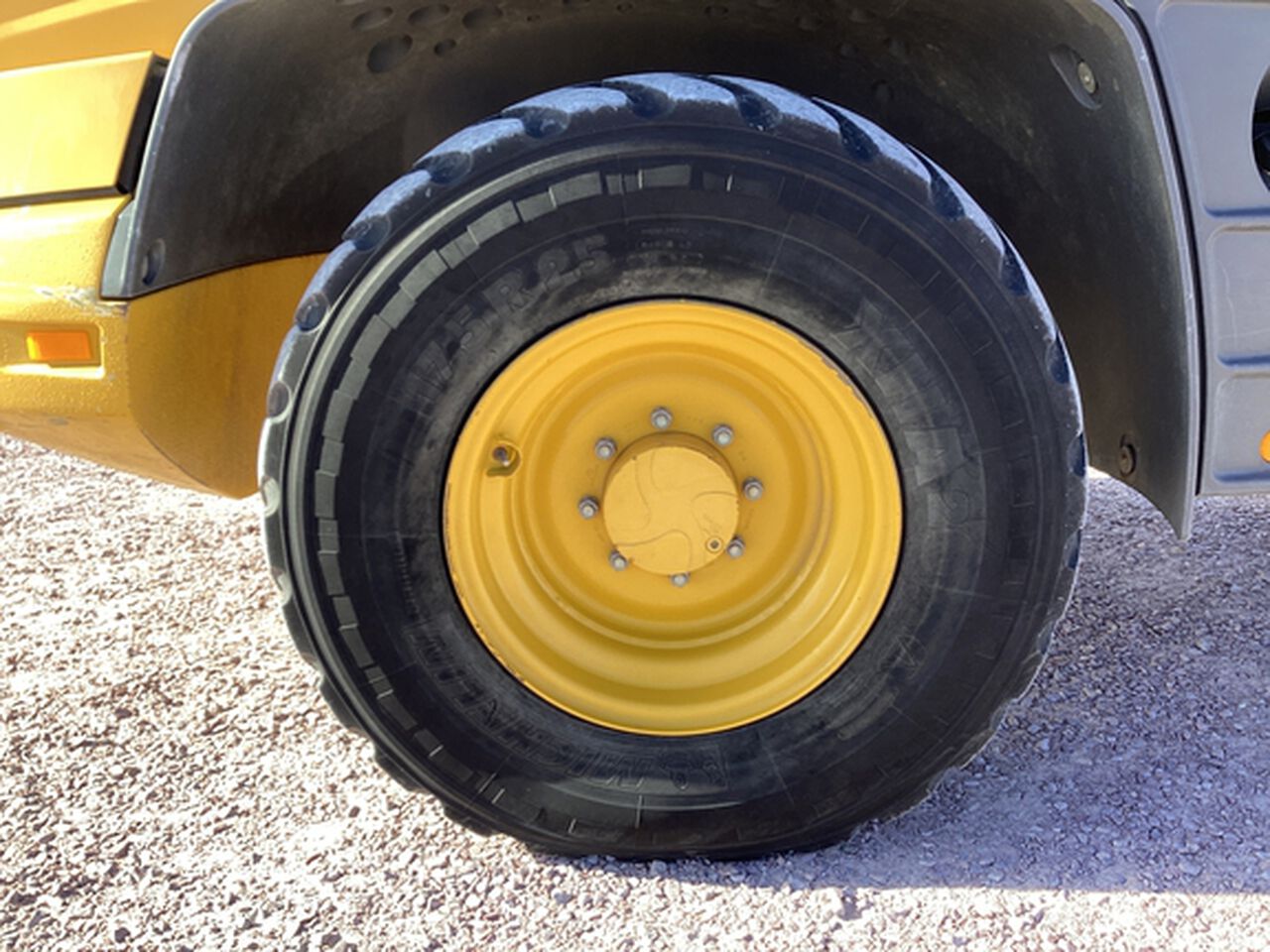 2018 344L - 443275,  image number 24