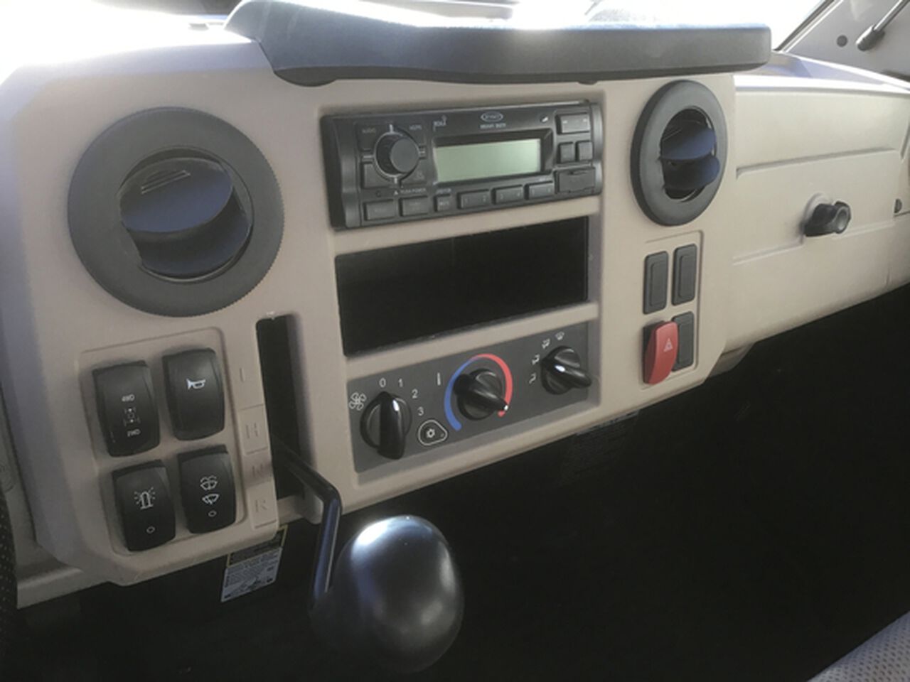 2020 XUV 835R - 441204,  image number 9