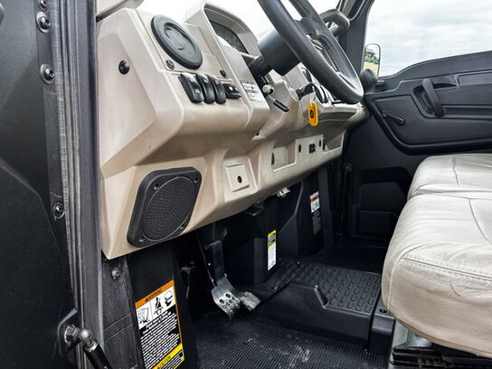 2024 XUV835R - 428283,  image number 23