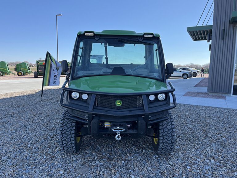 2023 XUV 865R - 444543, 