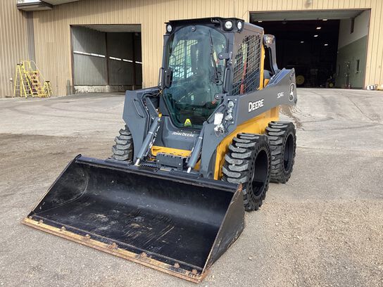 2024 324G - 440308,  image number 2