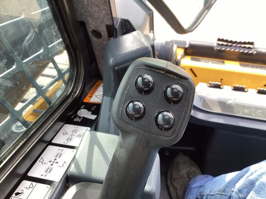 2024 324G - 440308,  image number 10