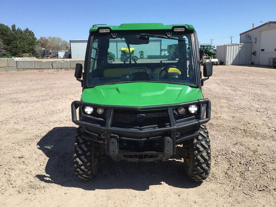 2019 XUV 835M - 438369,  image number 1