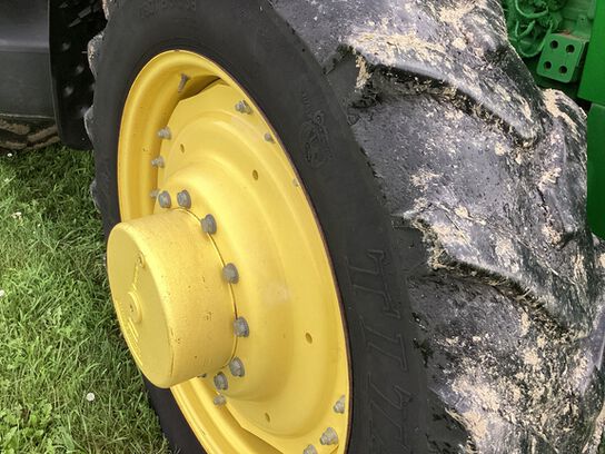 2012 8335R - 440418,  image number 27