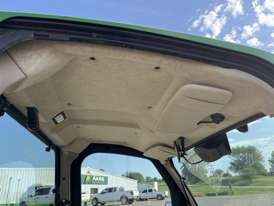 2021 XUV 835R - 428003,  image number 9