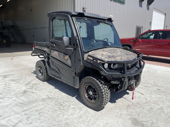2023 XUV835M - 412941,  image number 0