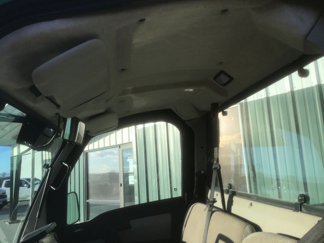 2020 XUV 835R - 441204,  image number 4