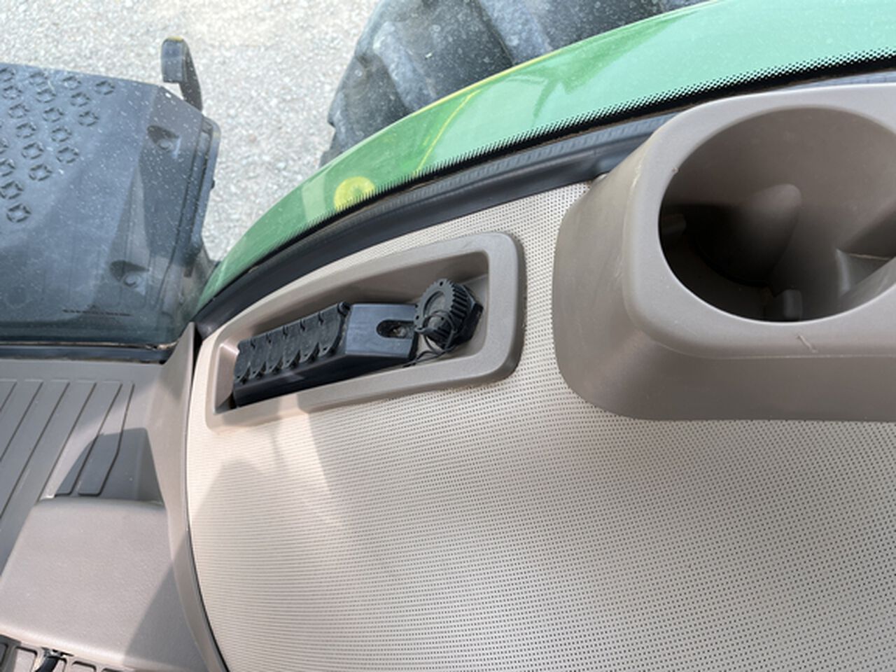 2017 8370R - 441497,  image number 12