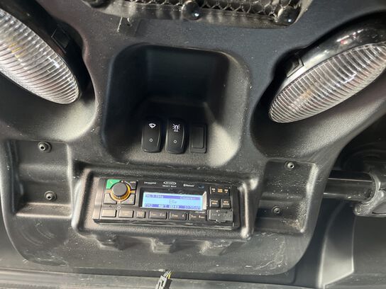 2023 XUV 825M S4 - 411818,  image number 18