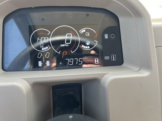 2021 XUV 835R - 428003,  image number 7