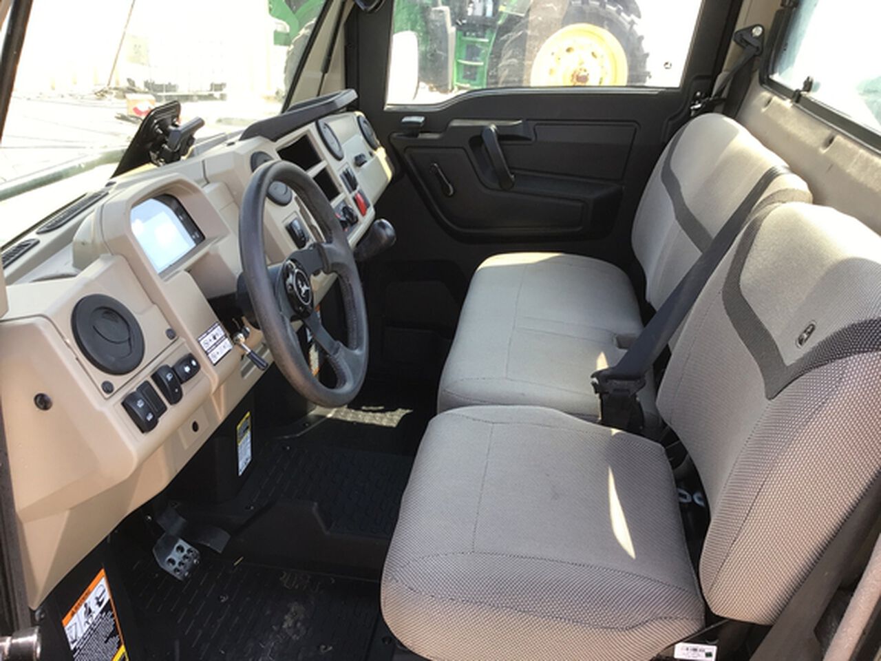 2023 XUV 835R - 437703,  image number 8