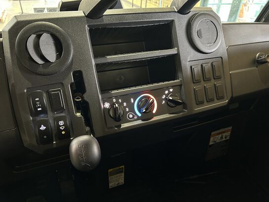 2024 XUV835M - 429703,  image number 16