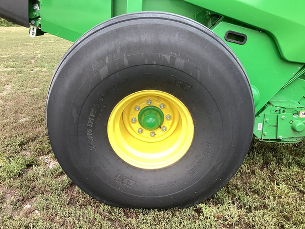 2023 560M - 441539,  image number 16