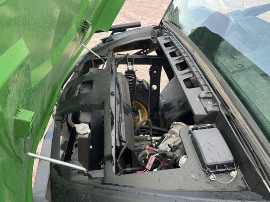 2023 XUV 835M - 446186,  image number 12