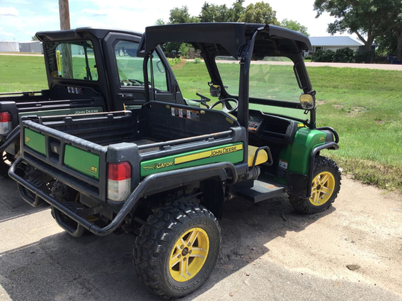 2012 XUV 825I - 411874,  image number 2