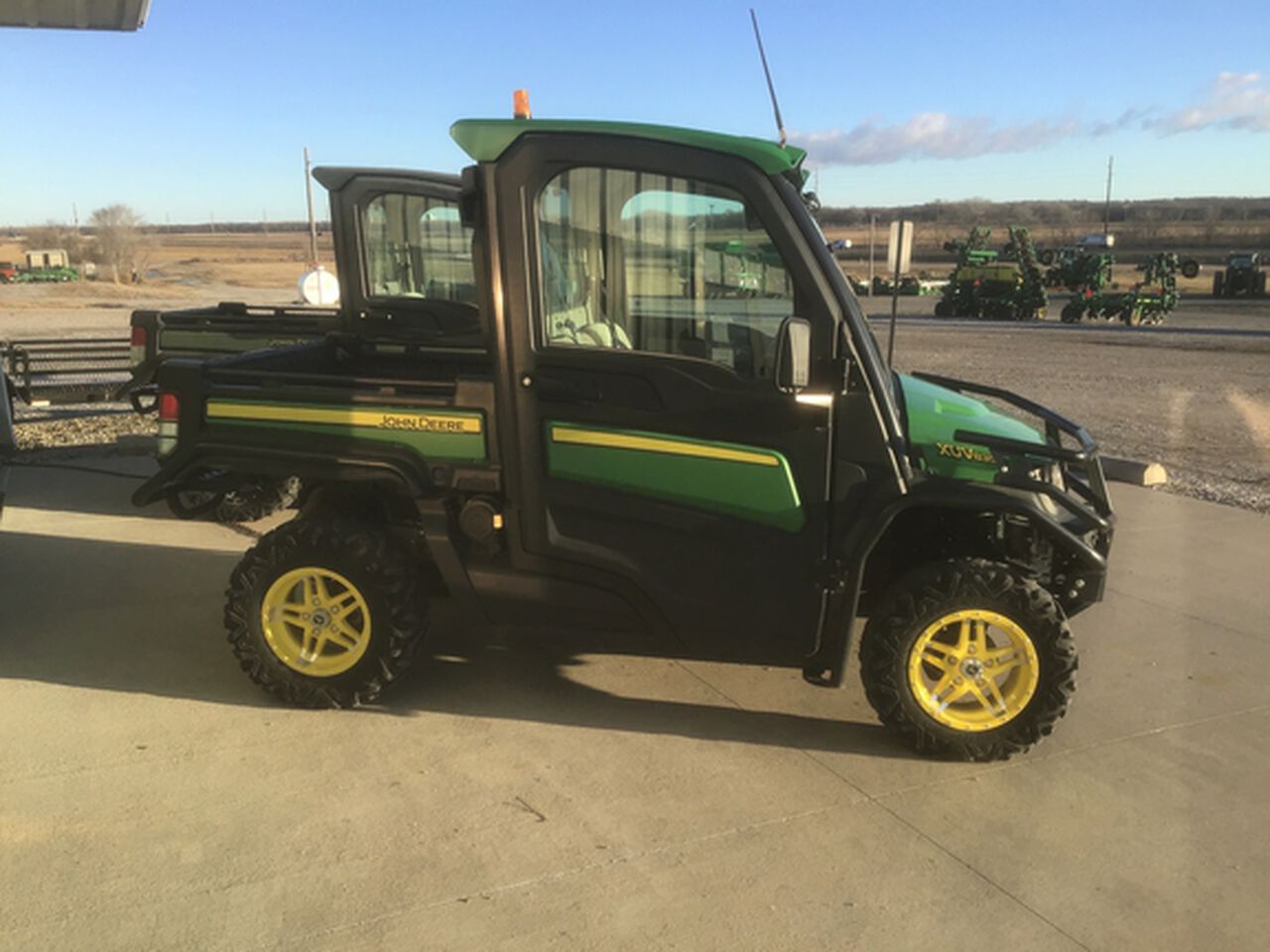 2020 XUV 835R - 441204,  image number 2