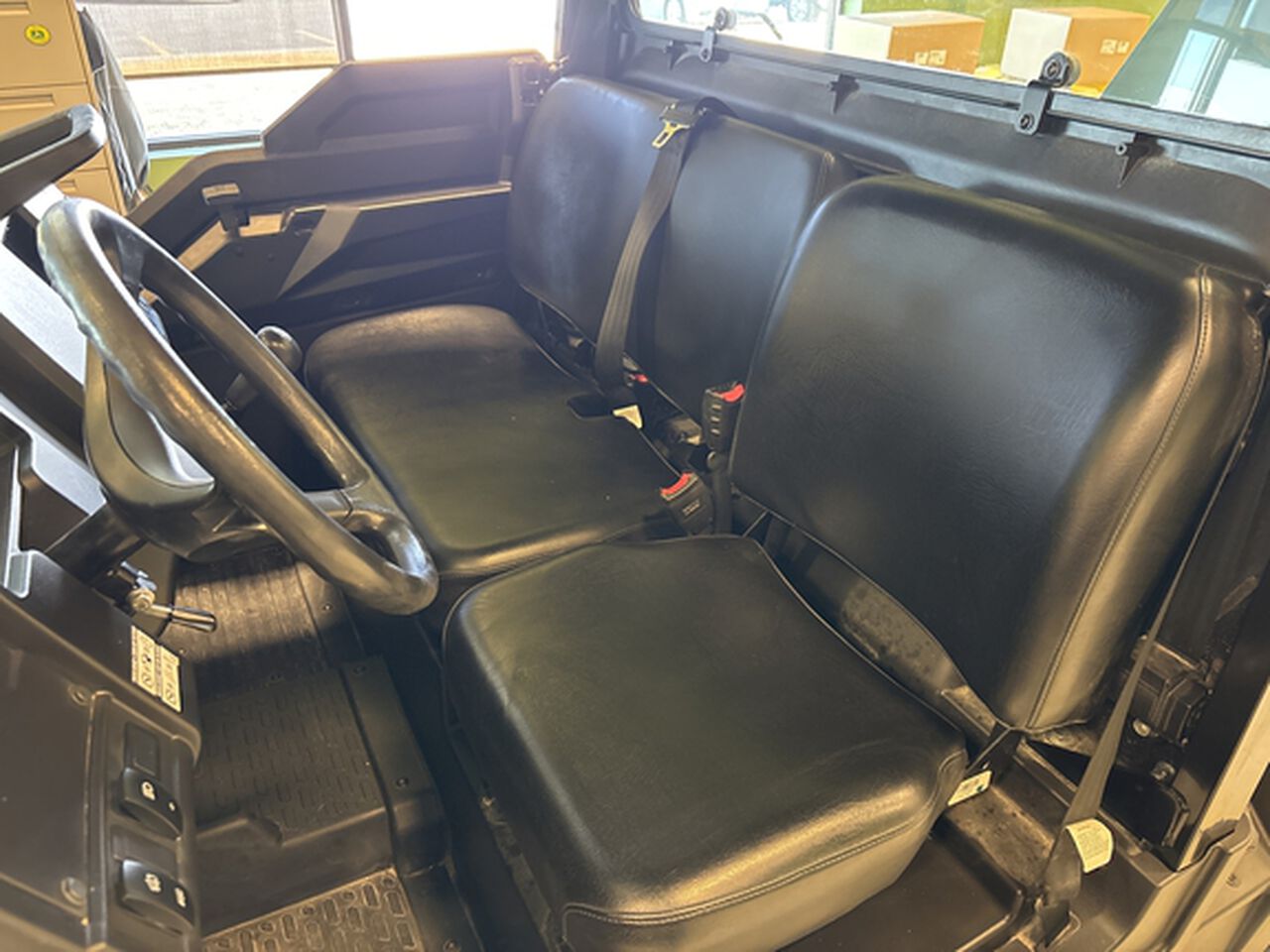 2023 XUV 835M - 412558,  image number 5