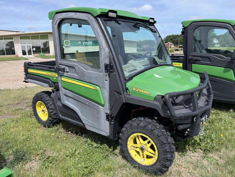 2020 XUV 835R - 429274, 