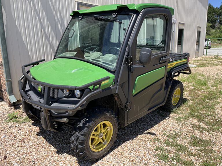 2023 XUV 835R - 444971, 