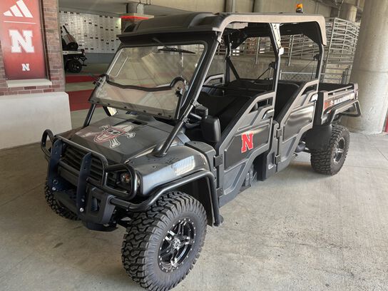 2023 XUV 825M S4 - 411818,  image number 0