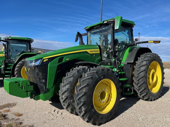 2024 8R 410 - 427446,  image number 2