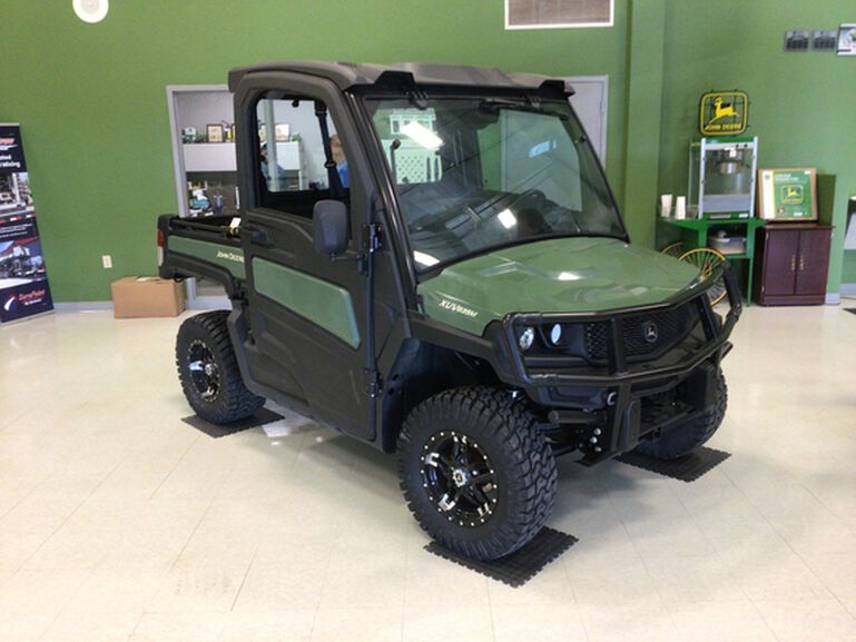 2024 XUV835M - 429704, 