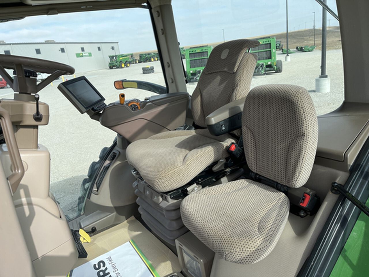 2017 8370R - 441497,  image number 8