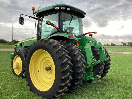 2012 8335R - 440418,  image number 3