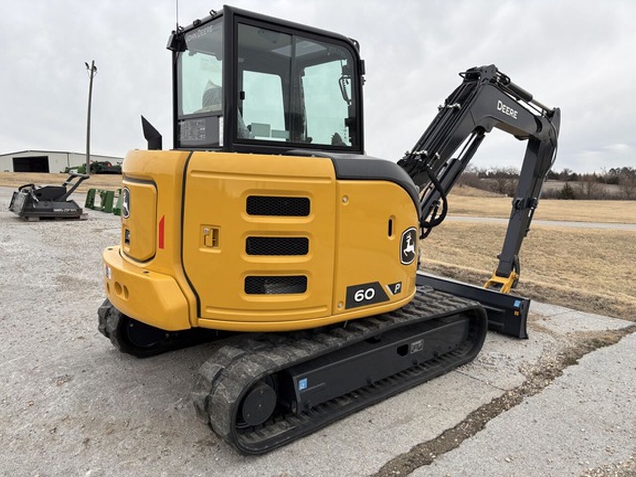 2024 60 P - 426208,  image number 2