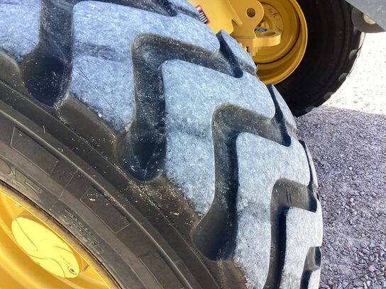 2018 344L - 443275,  image number 20