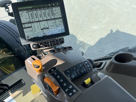 2017 8370R - 441497,  image number 10