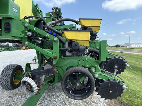 2021 1745 - 440143,  image number 6