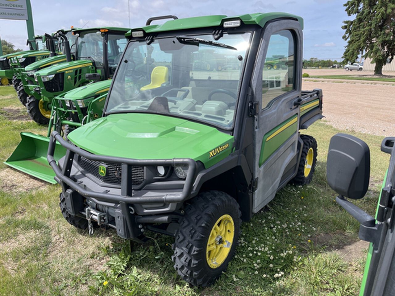 2020 XUV 835R - 429274,  image number 2