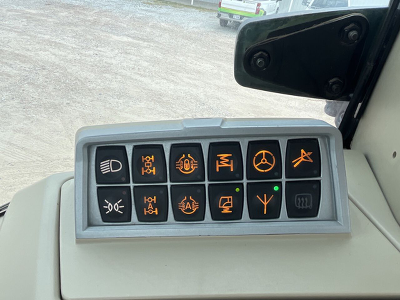 2011 8670 - 440764,  image number 12