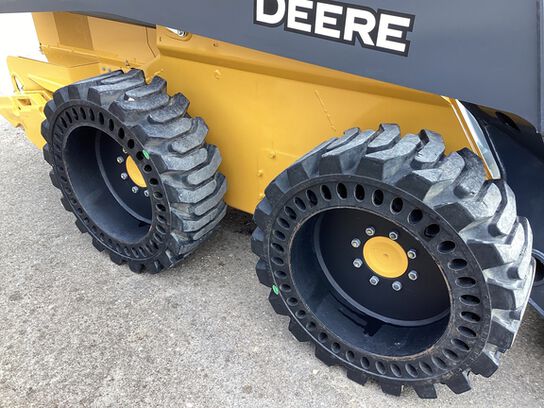 2024 324G - 440308,  image number 21