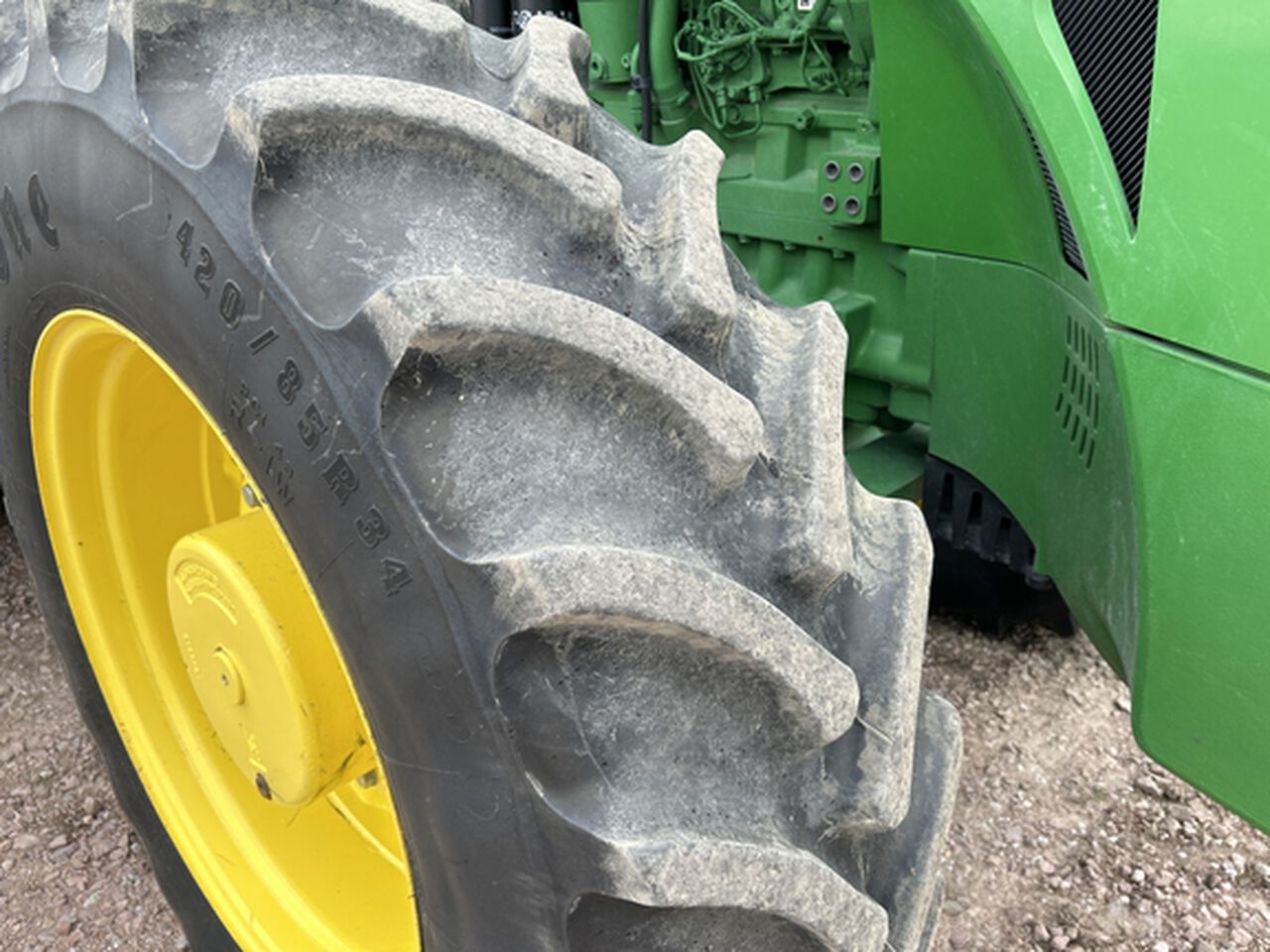 2020 8245R - 429610,  image number 14